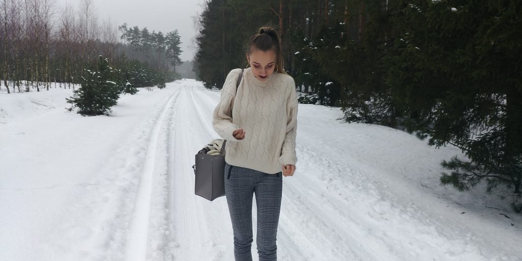 Warm oversized sweater for snowy days